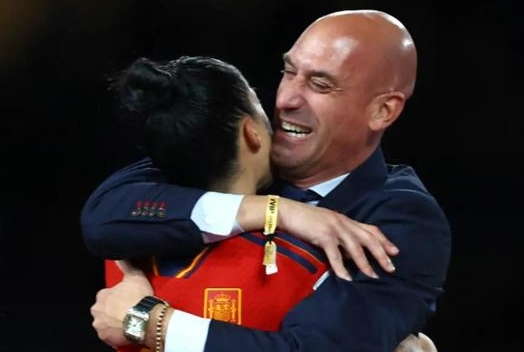 L'ancien président de la Fédération espagnole de football parle de l'incident du baiser : je ne m'excuserai pas, quelqu'un m'a délibérément ciblé