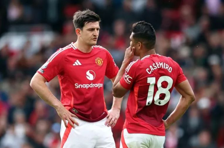 Journaliste : Manchester United pourrait fournir à Maguire et Casemiro des prolongations de contrat 1+1