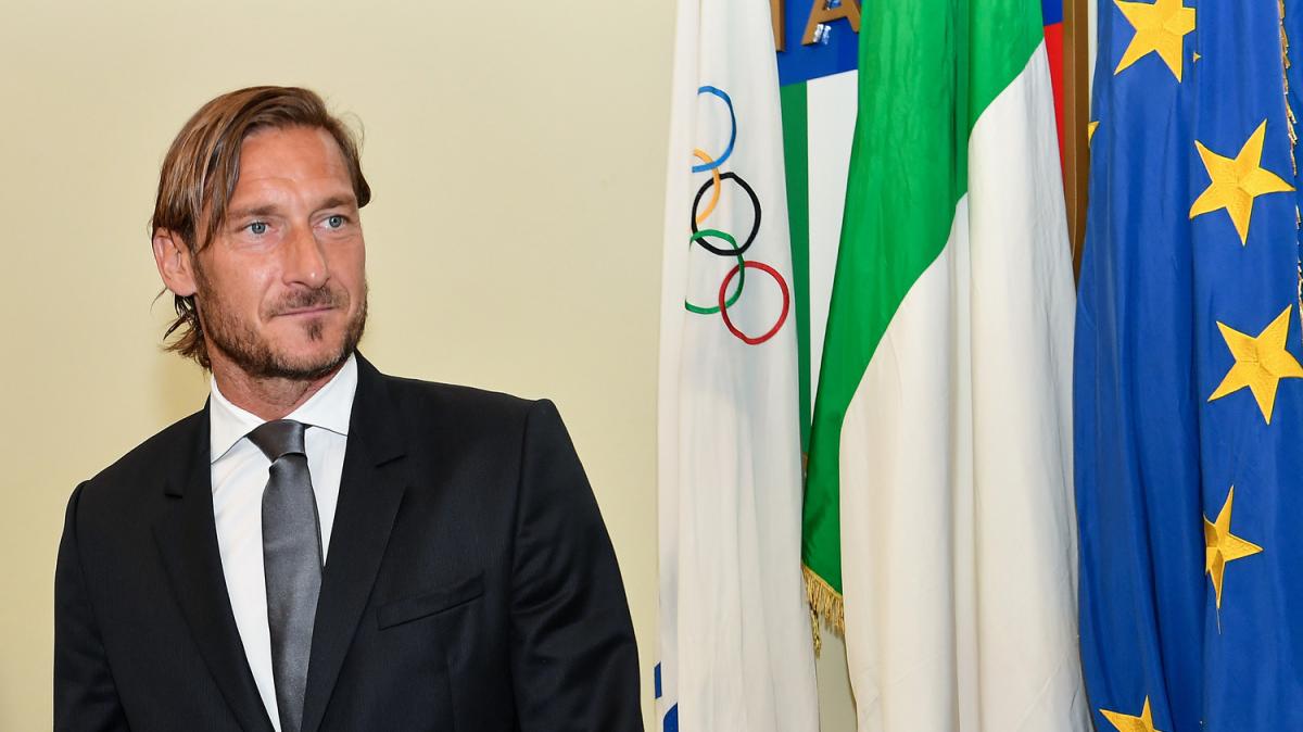 Totti : Honteux d'avoir craché à l'Euro 2004 ; Mourinho est le meilleur entraîneur de la Roma