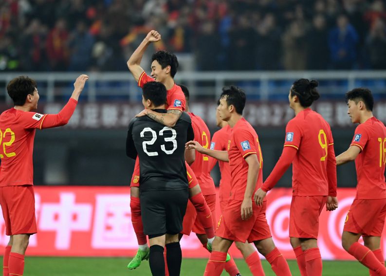 Médias de Shanghai : l'équipe nationale de football pourrait organiser des camps d'entraînement cette année pour échauffer les équipes de la Coupe du monde en mars de l'année prochaine