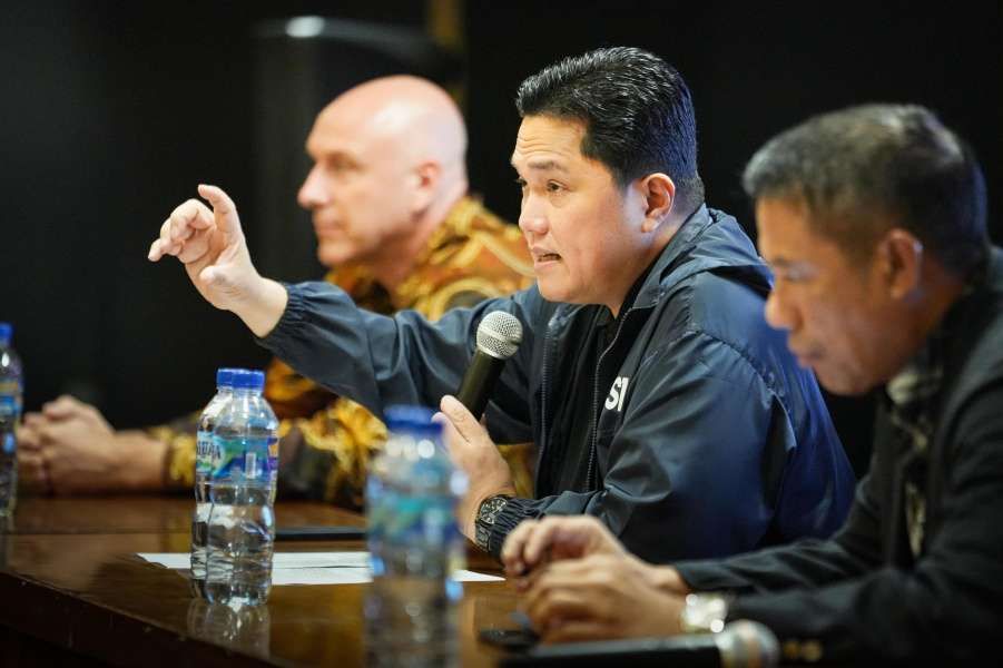 Thohir : Ne soyez pas trop pressé dans le choix d’un entraîneur. Quiconque dit que Van Gaal veut entraîner l’Indonésie est un menteur