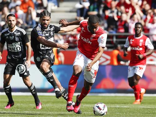 Match Hall vs Brestois