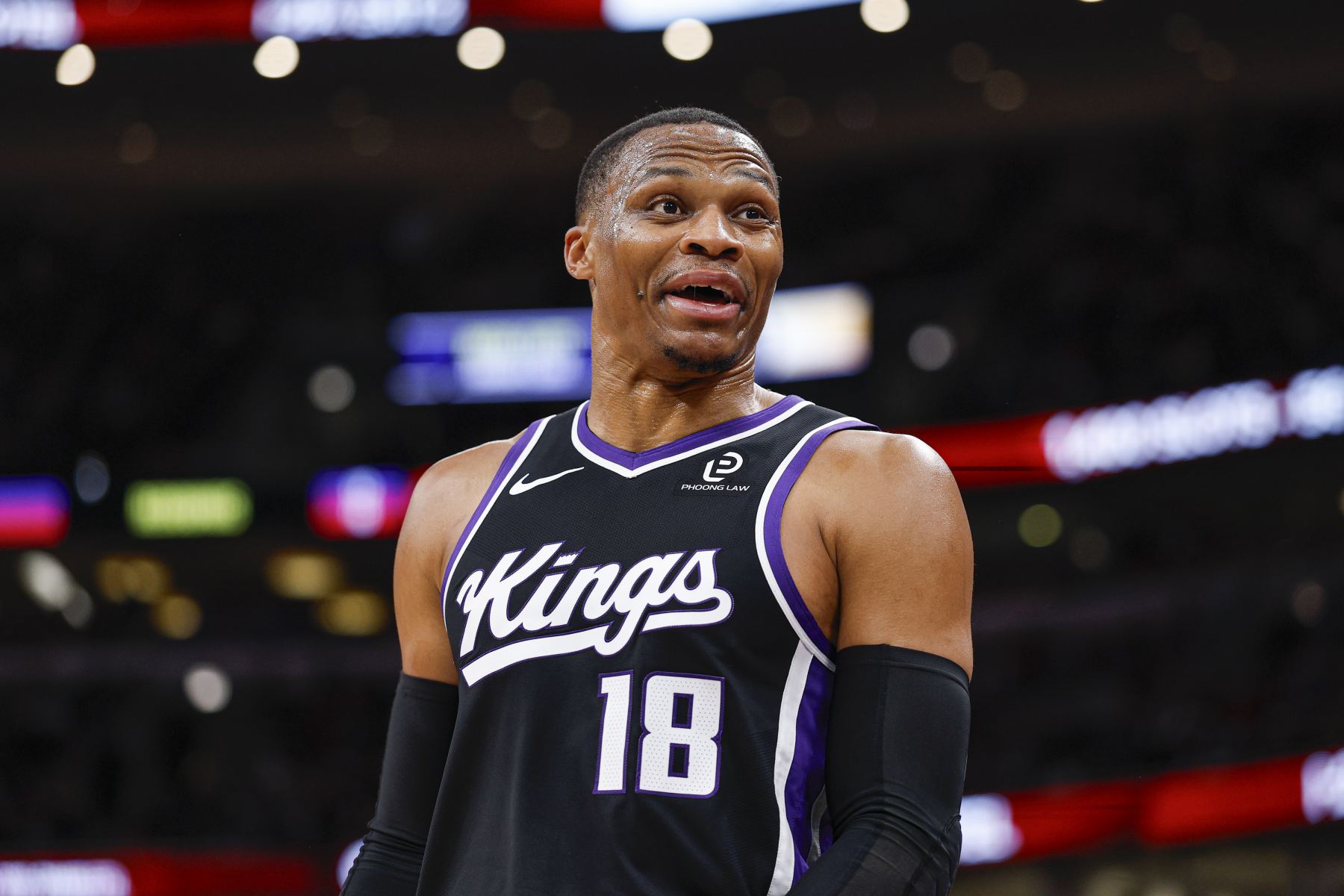 Westbrook a commencé le match et a marqué un triple-double, mais a franchi une étape tragique de 10 000 passes décisives au cours de sa carrière.