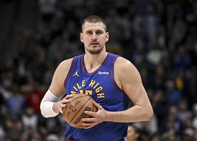 Jokic a réalisé 11 passes décisives à la mi-temps et n'a réussi qu'un seul tir. Sa valeur personnelle plus-moins est à égalité pour la première place de l'équipe.