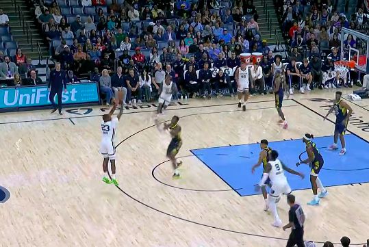 Coward a marqué 15 points sur 5 tirs sur 6 au troisième quart. Les Grizzlies ont mené les Pacers avec 43 points au cours du quart et 19 points.