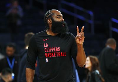 Harden : Je dois être agressif envers l'équipe et les mouvements, et la défense est la clé de notre saison.