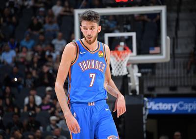 SGA et Chet ont tous deux marqué plus de 30 points en moins de 30 minutes de jeu, le premier duo de l'histoire de l'équipe