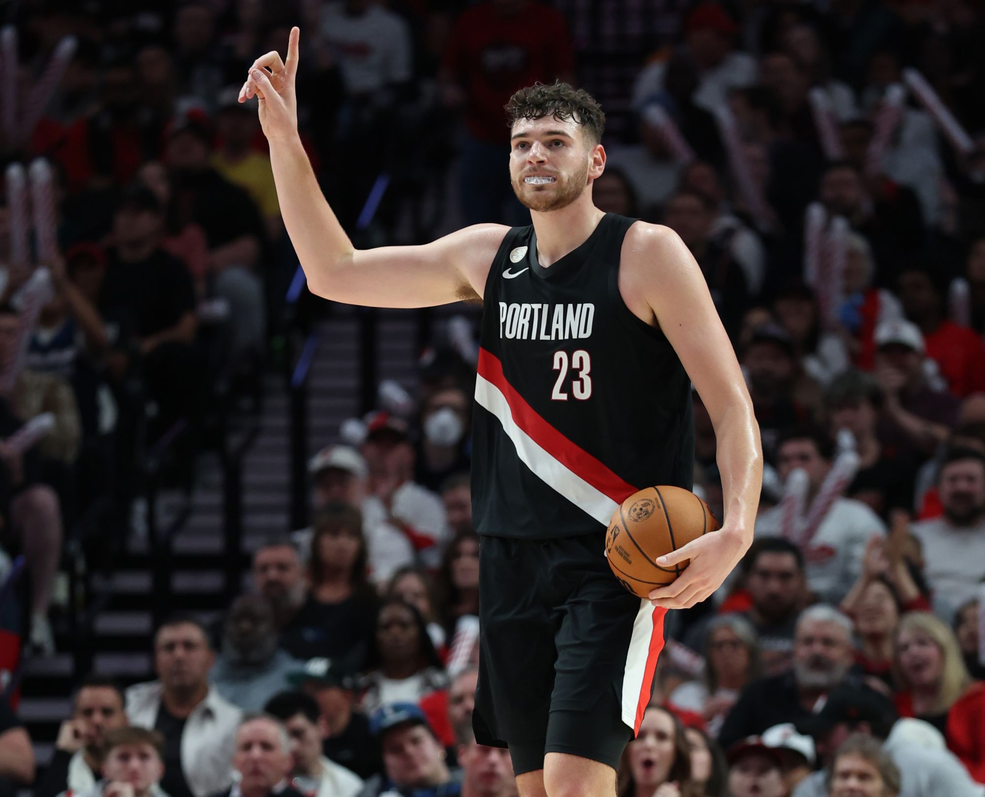 Classement du taux de réduction de garde cette saison : n°1 de la Klingen League, Ayton se classe sixième