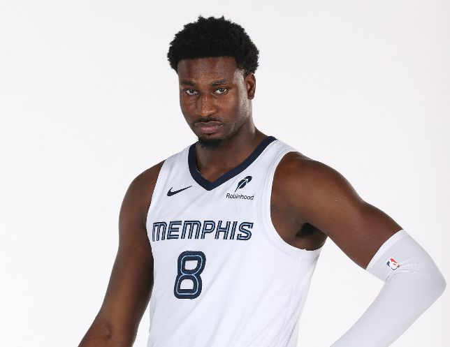 Jackson n'a pas marqué de point en première mi-temps et les réserves d'Aldama ont comblé l'écart avec 12 points.