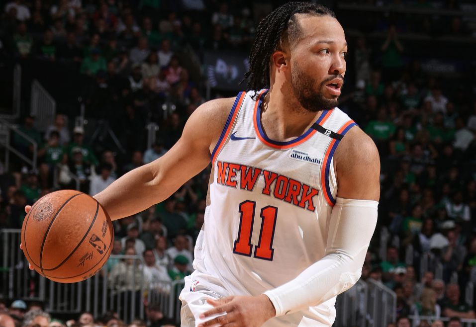 Pleine puissance de feu ! Brunson a réalisé 3 tirs sur 6 au premier quart et a marqué 11 points, 2 rebonds et 1 passe décisive.