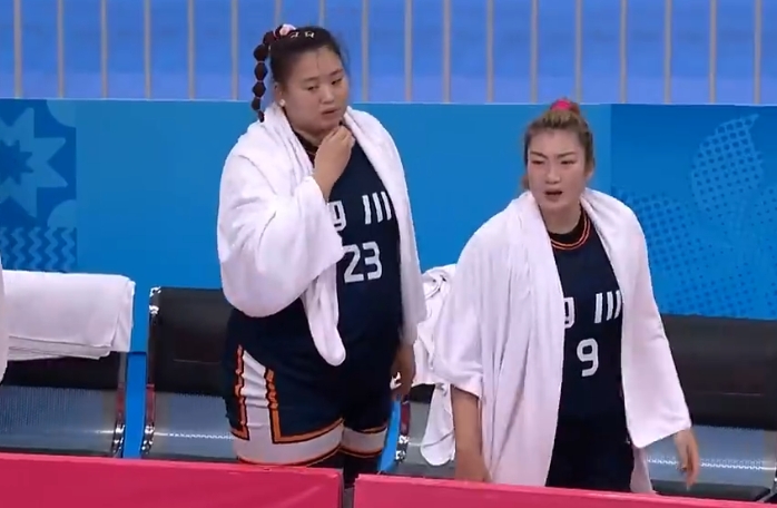 Une bataille contre le ralentissement ! Li Meng a marqué 2 points, 1 rebond et 3 passes décisives sur 1 tir sur 6.