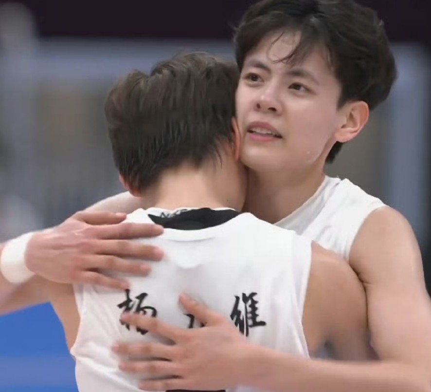 Le moment décisif est dur ! Yang Shuyu a marqué 22 points sur 9 tirs sur 18, 1 rebond et 3 passes décisives.