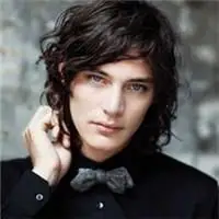 6686体育海外作者Esme