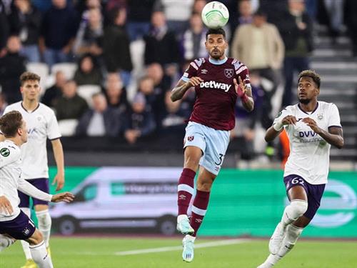 Larnaca AEK contre West Ham United